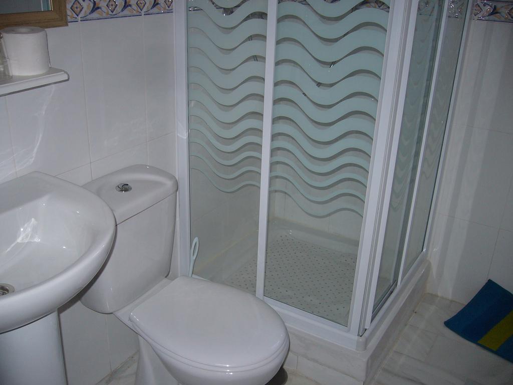 Apartamentos Alamare Seville Room photo